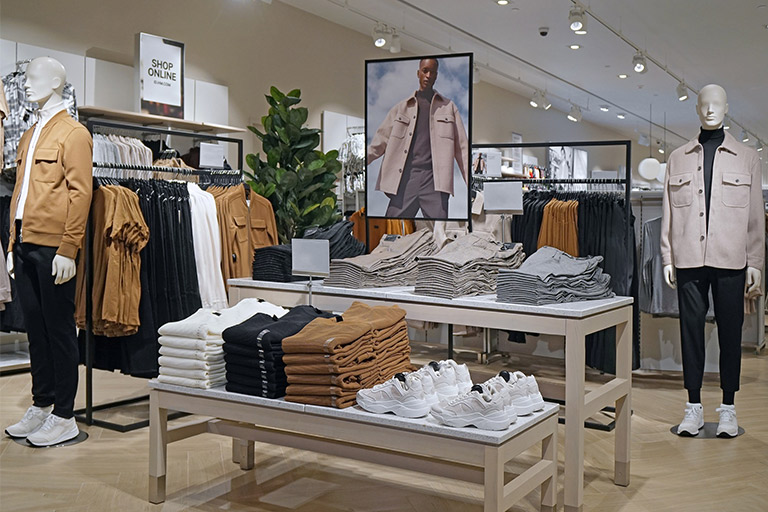 H&M baru saja membukai gerainya yang ke-46 di Summarecon Mal Bekasi