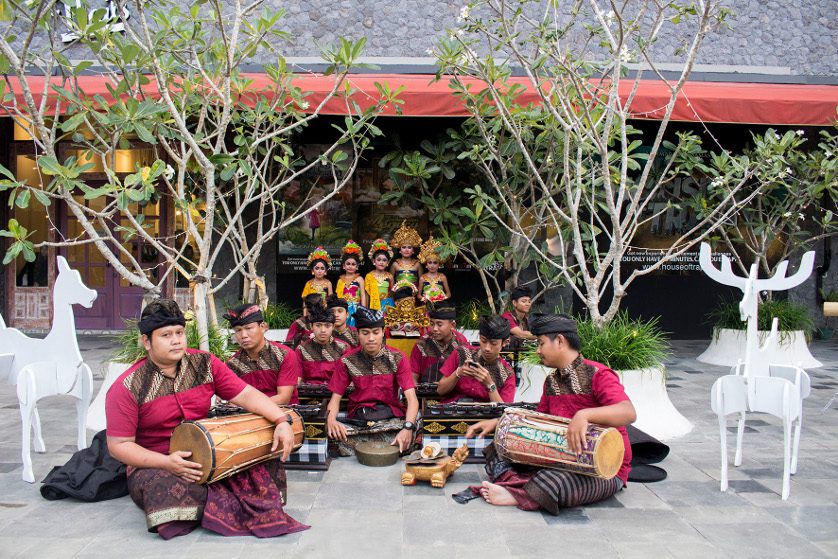 https://images.malkelapagading.com/album/3471//Balinese-Dance-06.jpg
