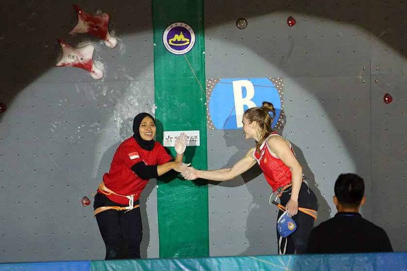 Dijuluki Spiderwoman, Aries Susanti Jadi Srikandi Indonesia di Kejuaraan (Panjat Tebing) Internasional