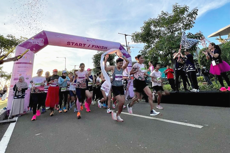 Keseruan Indonesia Women`s Run 2023 di Summarecon Mall Bandung