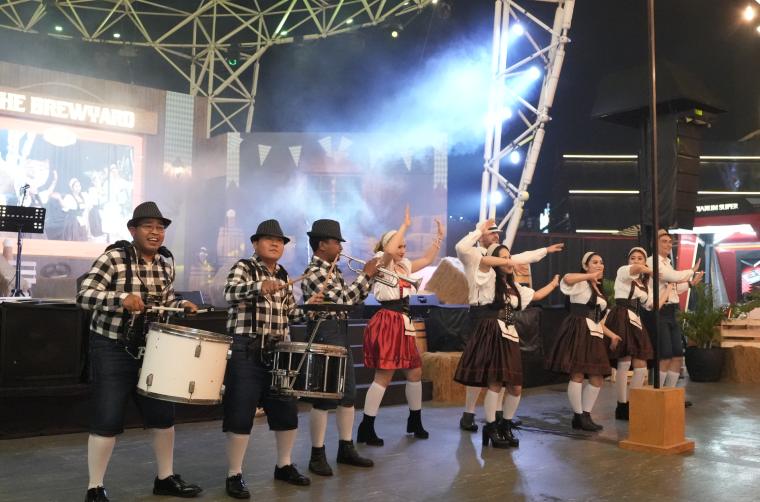 Berpesta dengan Minuman dan Hidangan ala Jerman di Oktoberfest 2025