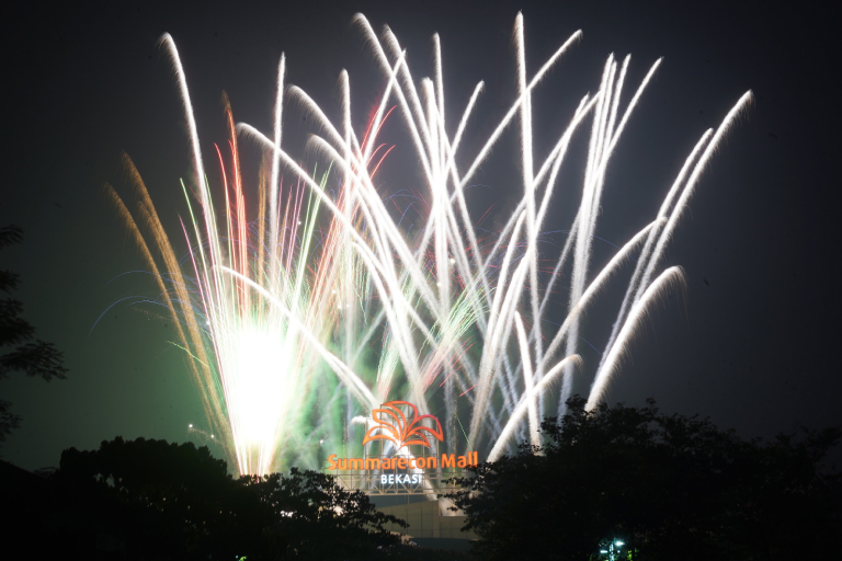 Perayaan Menyambut Tahun Baru 2024 Bersama Rossa Di Summarecon Mall Bekasi