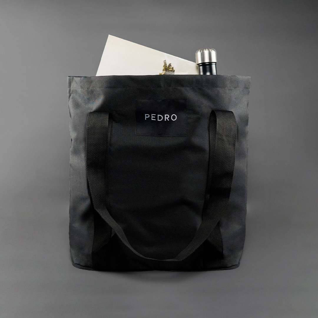 Thumb Pedro Receive an Exclusive Foldable Bag